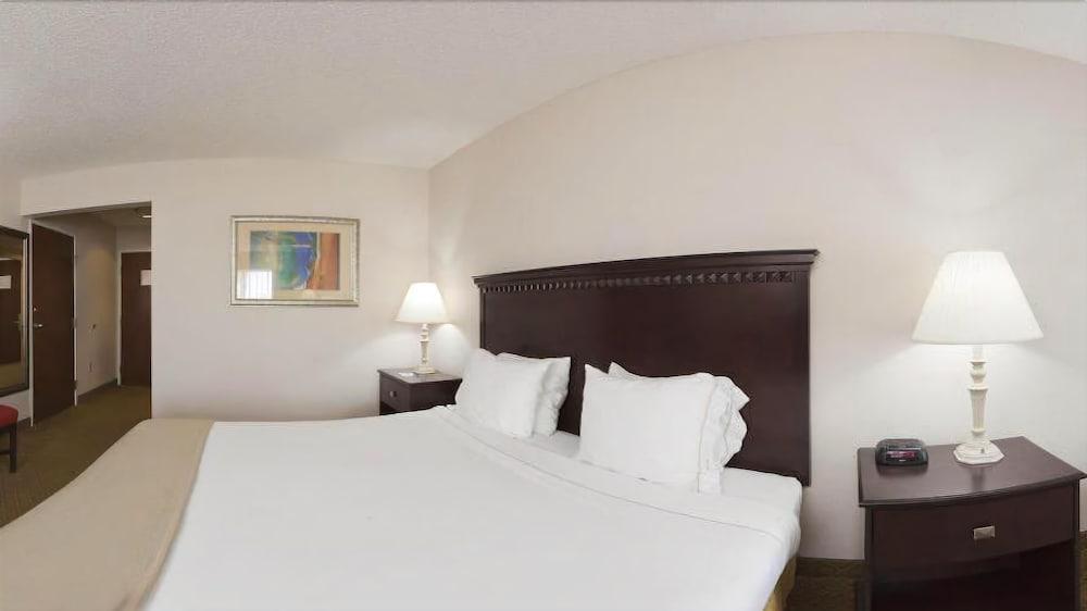Holiday Inn Express Hotel & Suites Kinston By Ihg Buitenkant foto