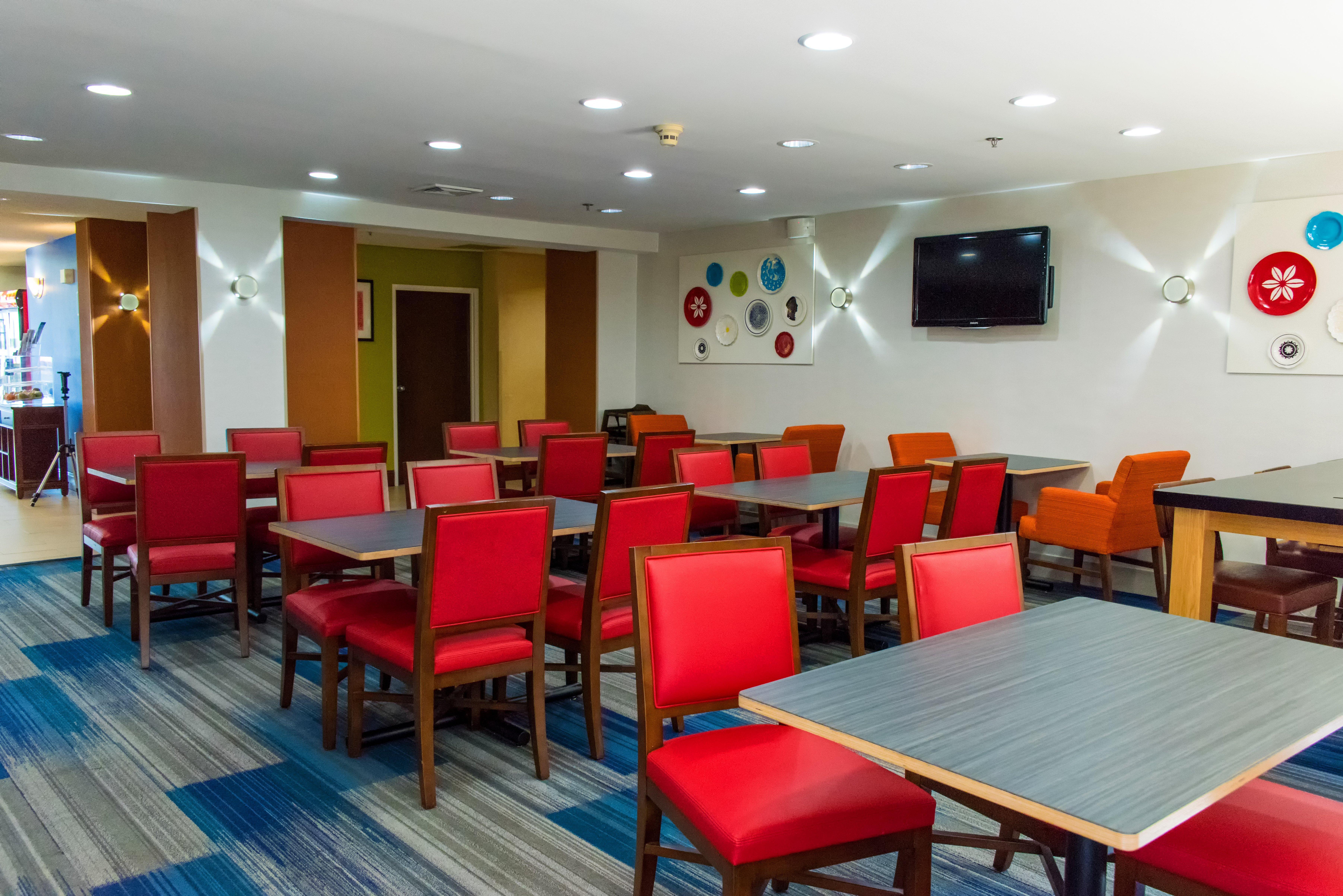 Holiday Inn Express Hotel & Suites Kinston By Ihg Buitenkant foto