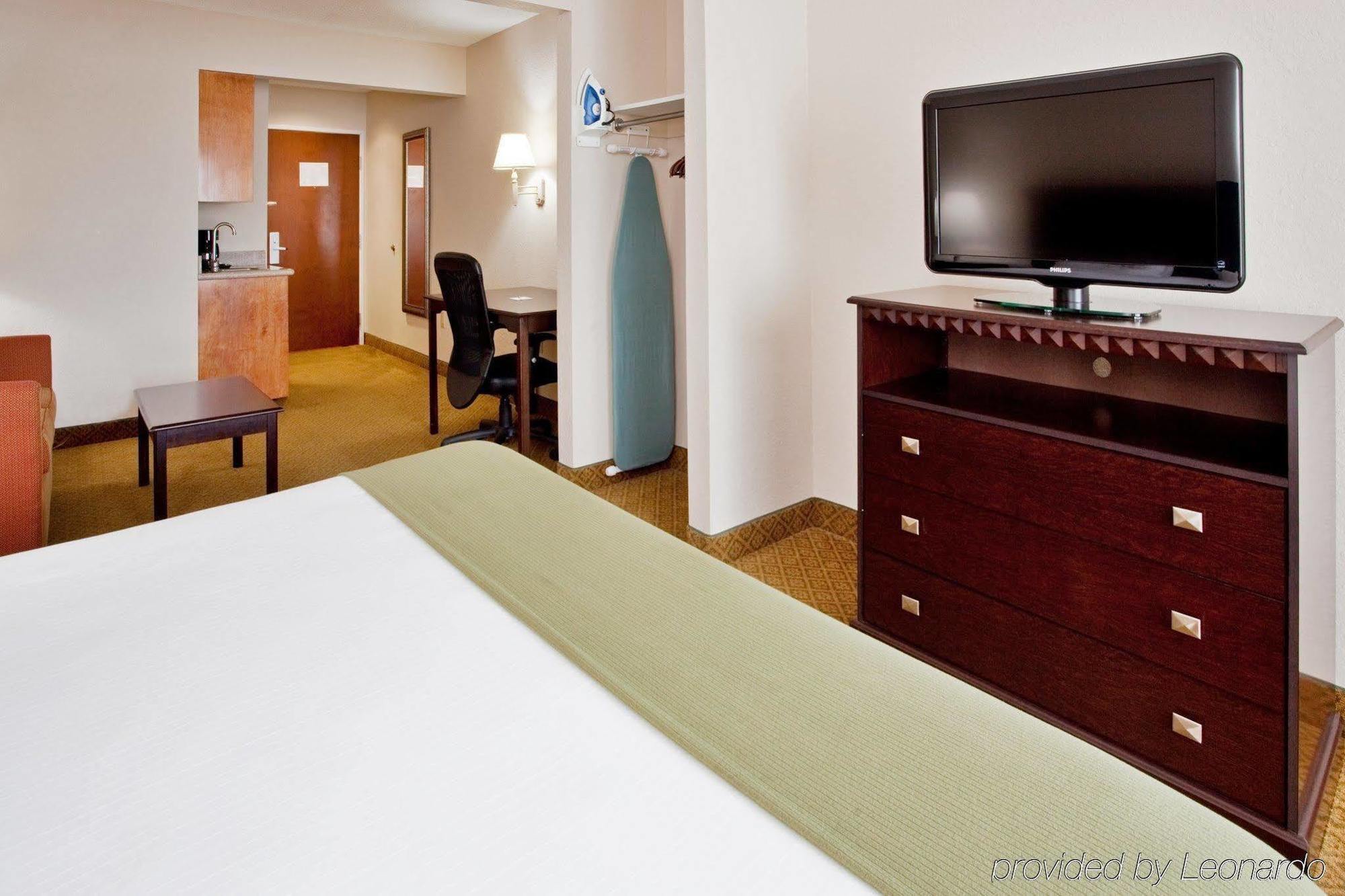 Holiday Inn Express Hotel & Suites Kinston By Ihg Kamer foto